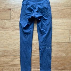 FLEO Barbella Box El Toro Leggings Small